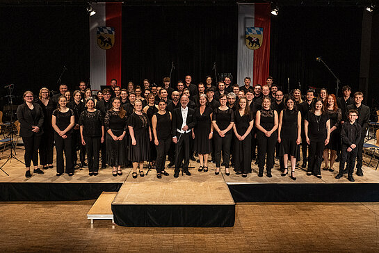 Die Stadtkapelle Freising kurz vor ihrem Jahreskonzert 2024 ©Felix Zipser